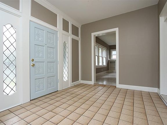4th image of 1127 Walling St