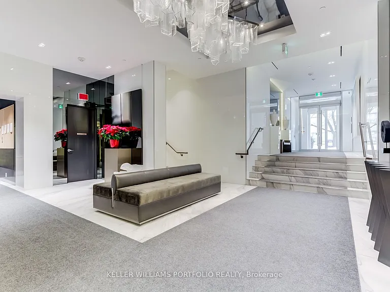 6 Parkwood Ave #516 — Photo 2