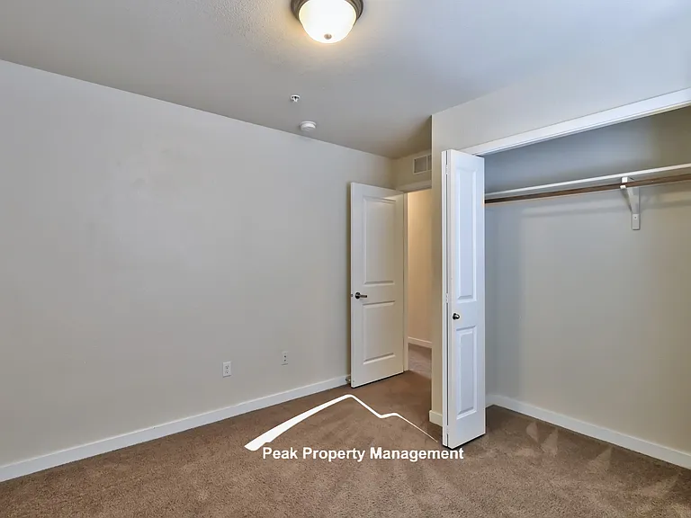 423 1st Ave N #108 — Photo 12