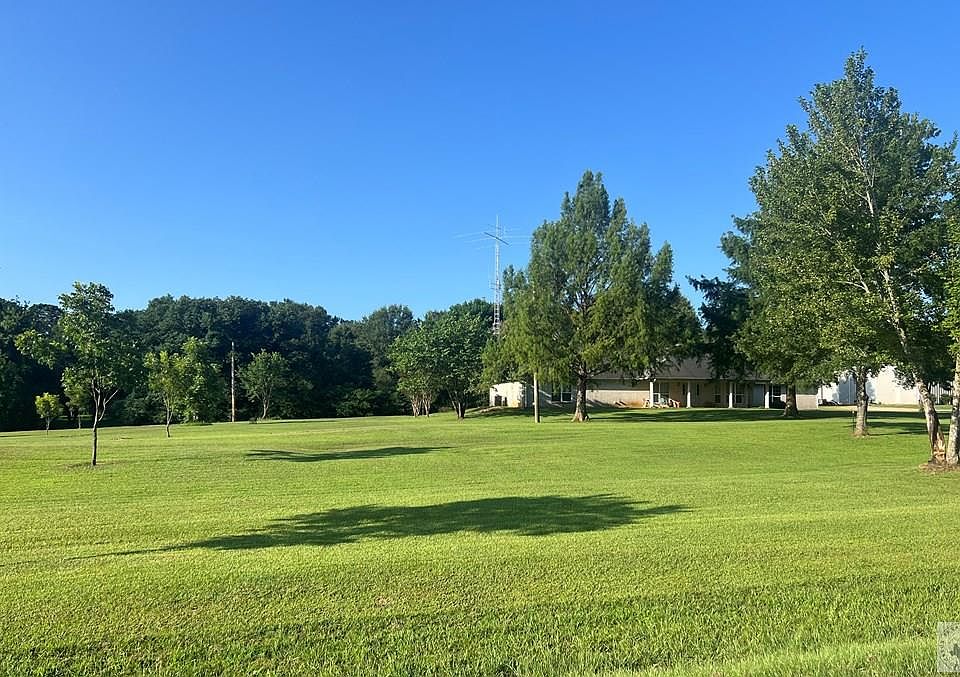 2nd image of 7105 Goldfinch Rd
