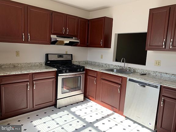 3rd image of 3030 Greenshire Ave