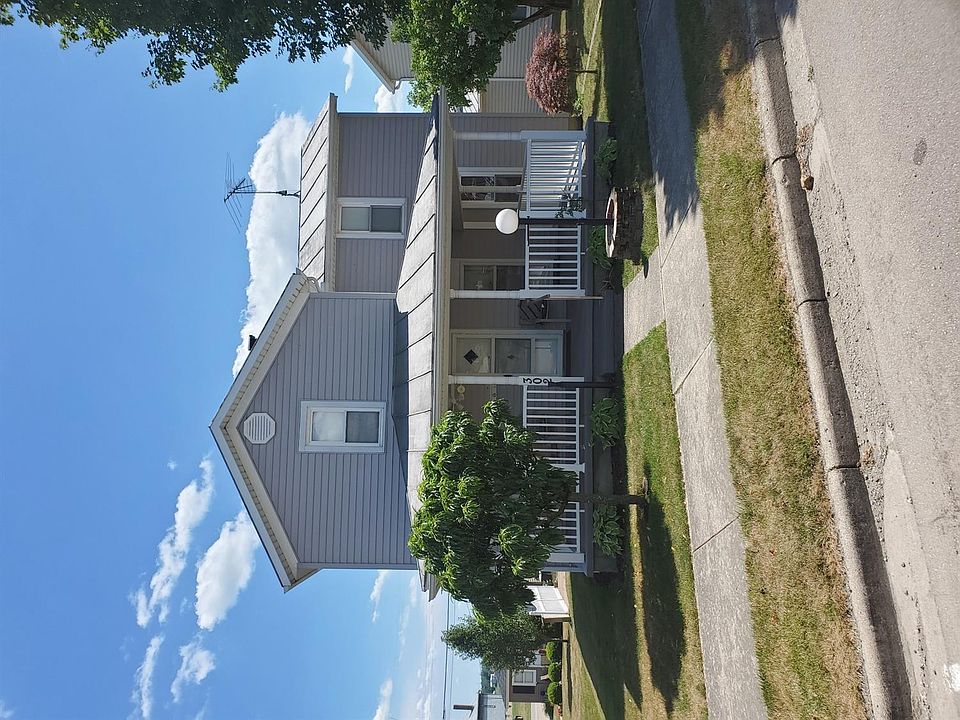 1st image of 302 W Center St