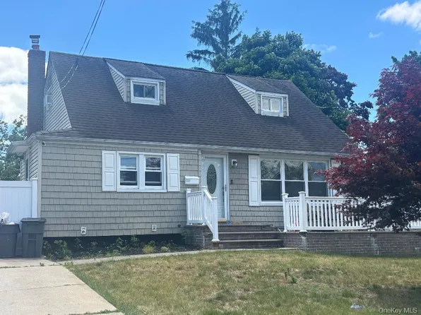 36 Hickory Street, Central Islip, NY 11722