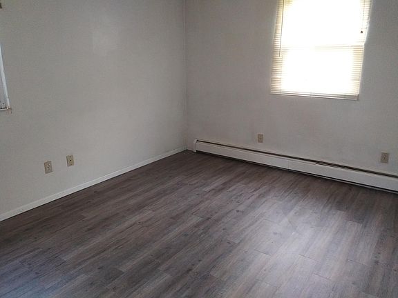 5th image of 206 Colonial Dr #1