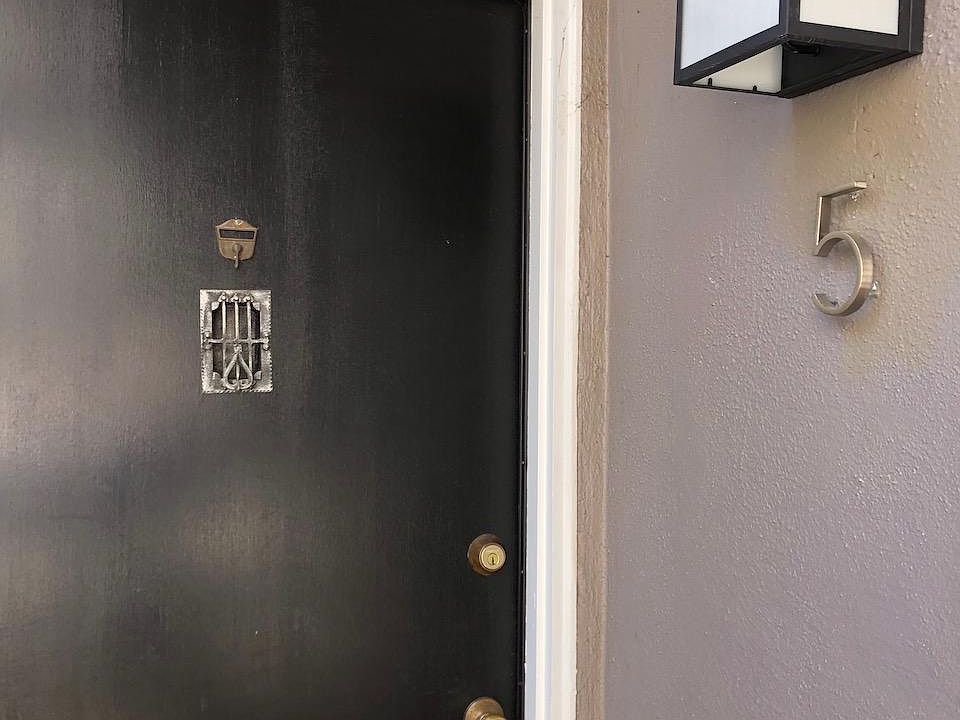 1st image of 220 Waverley St #5