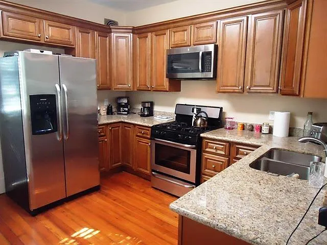 310 Hector Ave — Photo 8