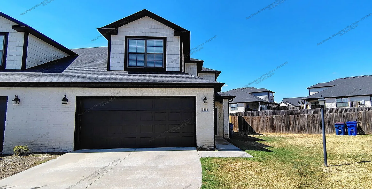 3 bed, 2.0 bath, 1670 sqft, $1,649 — Photo 1
