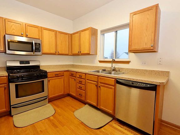 3rd image of 39494 N Queensbury Ln