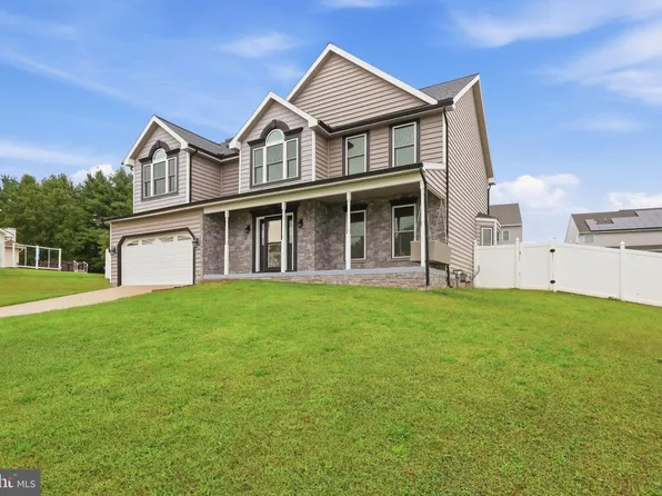 75 Lee St, Stewartstown, PA 17363