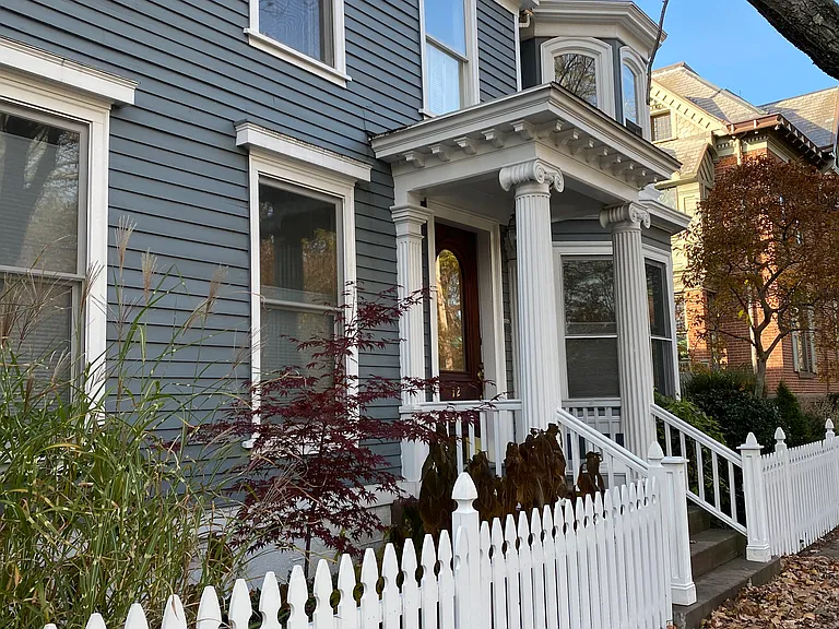 12 Academy St #4C — Photo 1