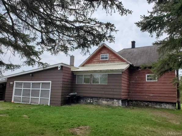 26795 Mine St, Calumet, MI 49913