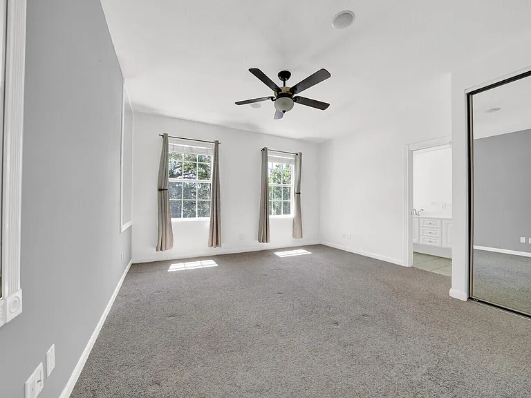 133 Wentworth Ct — Photo 23