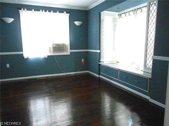 4th image of 1331 Park Row
