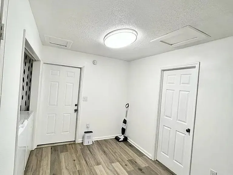 205 Southview Dr — Photo 6