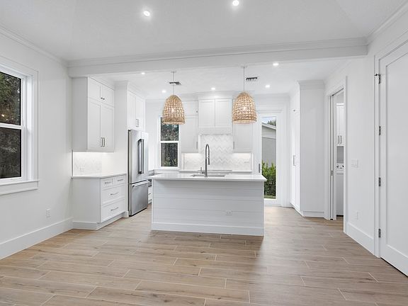 3rd image of 902 Tropic Dr #2