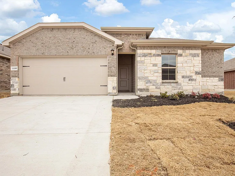 2220 Barnwell Dr — Photo 2