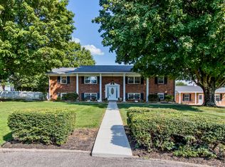302 Calloway Dr, Lenoir City, TN 37772
