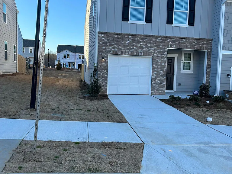 69 Rydal Way — Photo 2