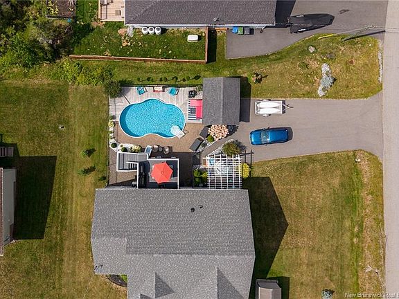 2nd image of 27 Runnymede Dr