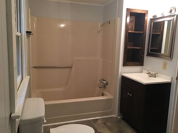 4th image of 154 Windsor Dr