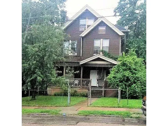 869 Hutchins Ave photo 1