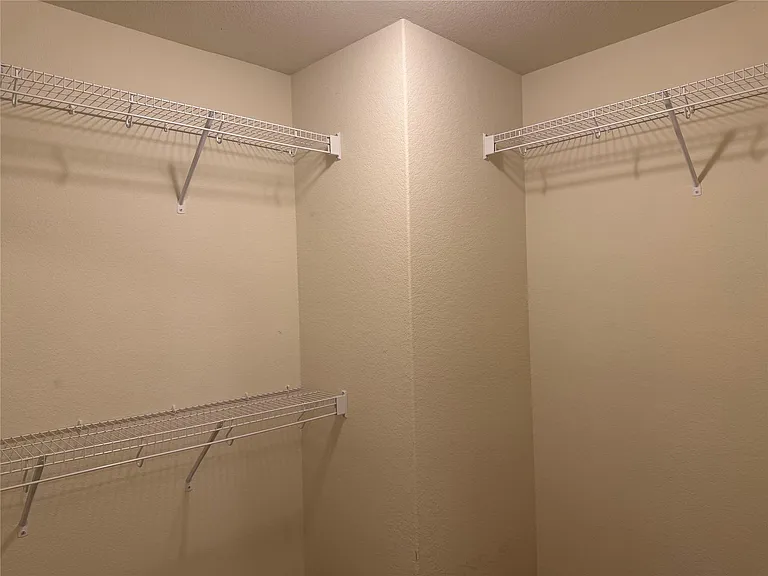 21102 Echo Manor Dr — Photo 13