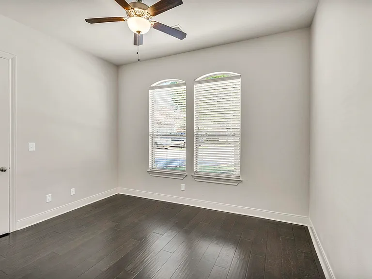 306 Enclave Cir — Photo 15