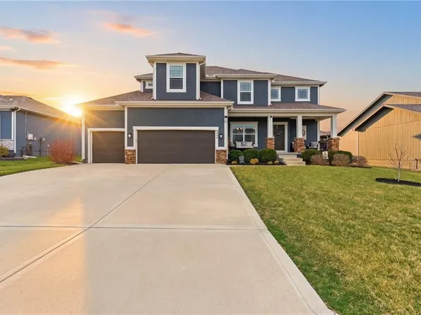 4406 SW Amethyst Dr, Lees Summit, MO 64082