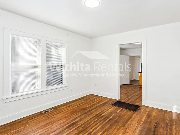 531 S Meridian Ave — Photo 5