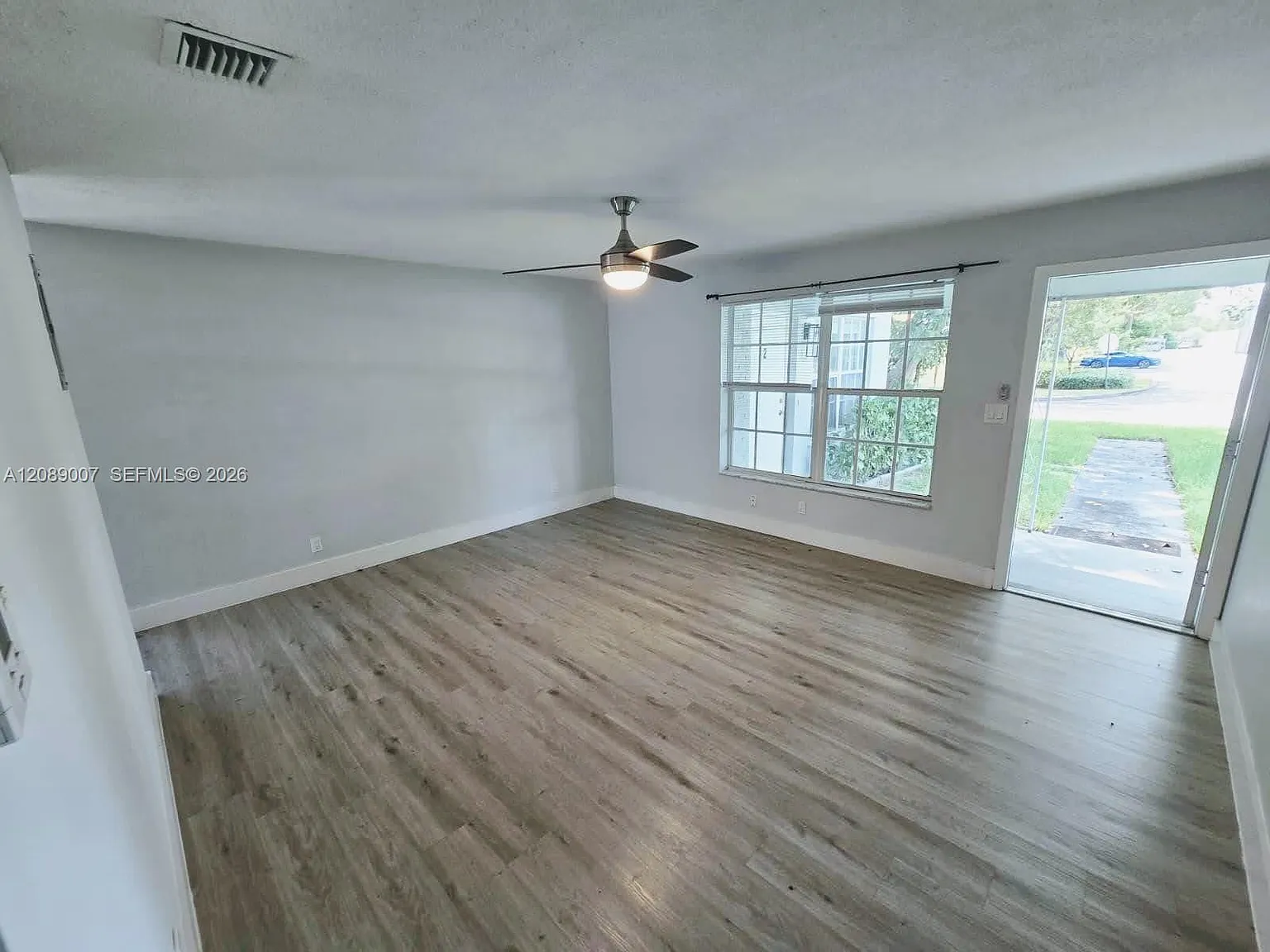 Hillsboro Estates — Photo 2