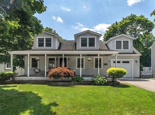 86 Grosvenor Rd, Needham, MA 02492