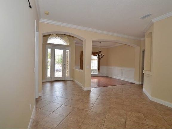 4th image of 23 N Village Dr