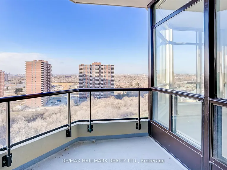 5 Rowntree Rd #Penthouse 1916 — Photo 26