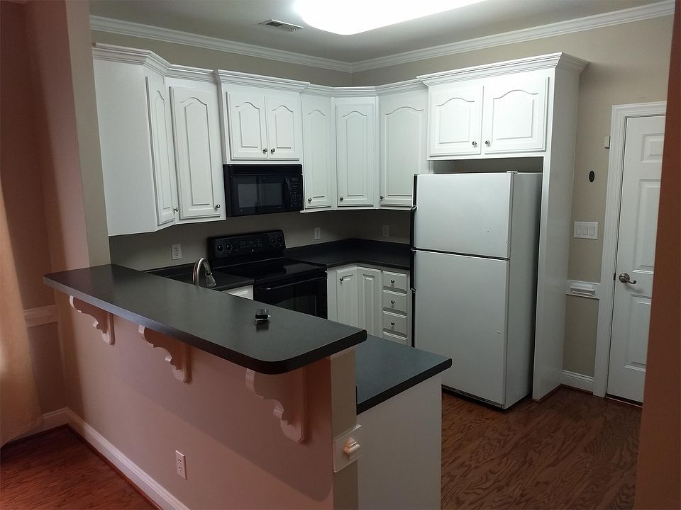 2nd image of 106 Dobbers Creek Dr