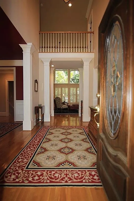 6 bed, 7.5 bath, 6628 sqft, $7,500 — Photo 3