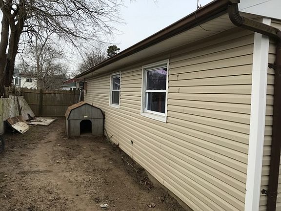 3rd image of 13 Hollywood Dr