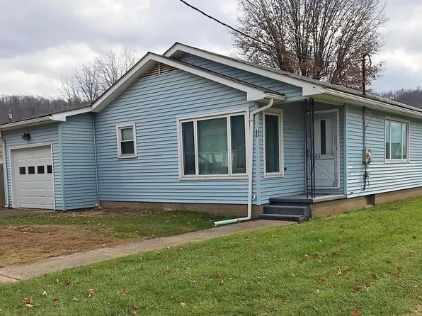 83 E Benjamin Dr, New Martinsville, WV 26155