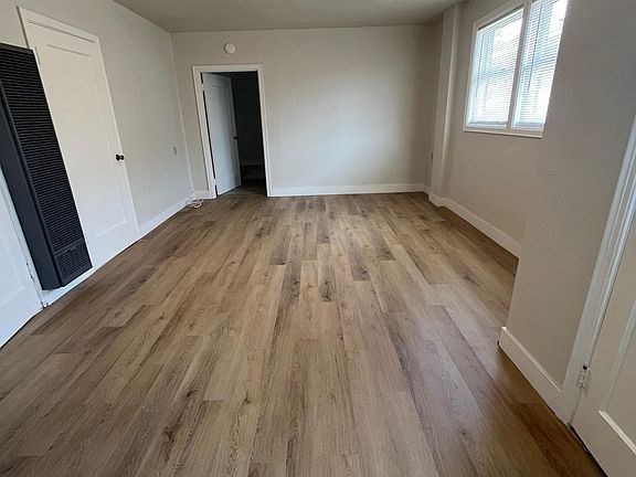 3rd image of 727 Miller Ave #1