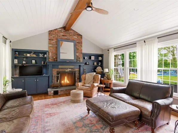 32 Timberline Drive, Huntington, NY 11743