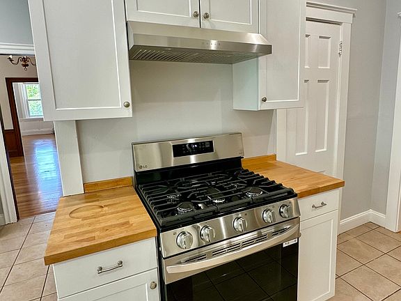 4th image of 476 Jamaicaway APT 1