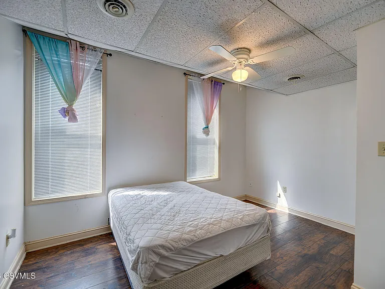 105 W Main St #3RDFLAPT2 — Photo 11