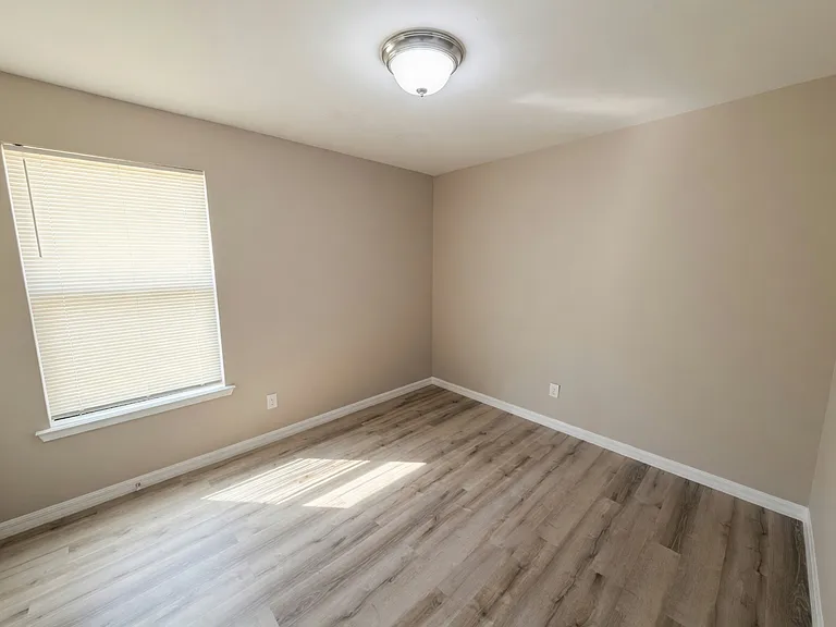 1252 County St E — Photo 25