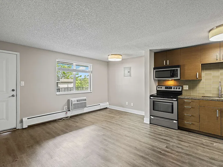 Pearl Apartments — Photo 38