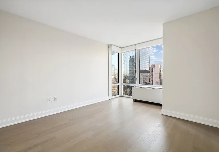 125 W 31st St #17B — Photo 8