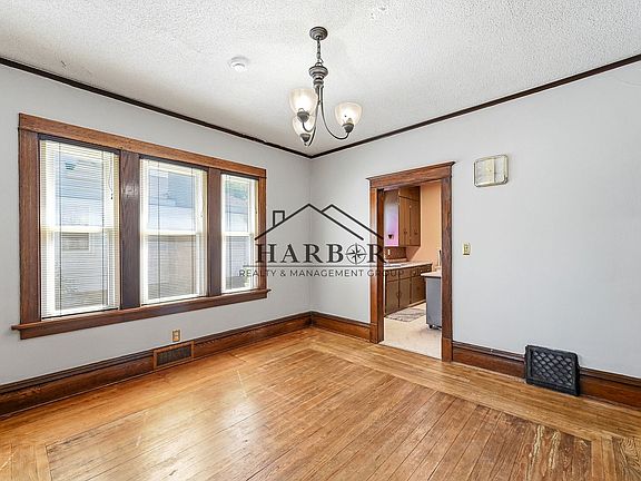 4th image of 228 8th St NW
