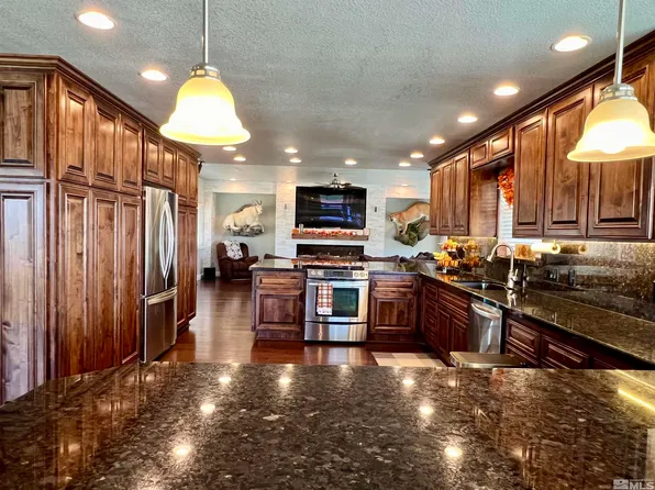 310 N Mountain View St, Yerington, NV 89447