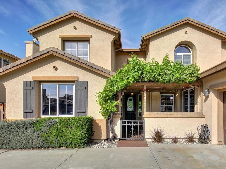 2nd image of 3075 Sparrow Dr