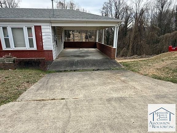 2nd image of 211 Holt St
