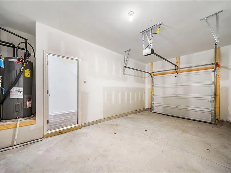 602 Jervis Way — Photo 5