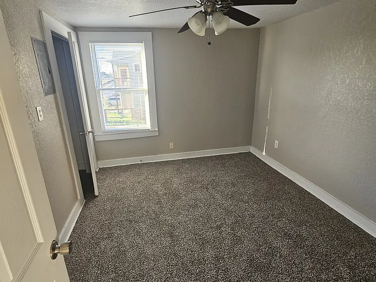 319 N Pine St #1 — Photo 2
